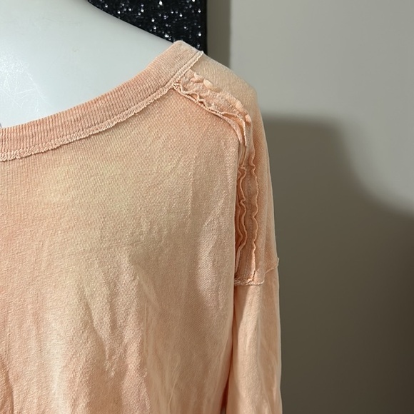 Free People We The Free First Love Oversized Peach Lace Up Long Sleeve Tee Sz XS - Picture 10 of 12